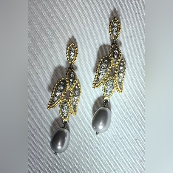 FORMAL EARRINGS SpecialOccasion, Style Duplication of GreyPearl & Pave’ Earrings - Picture 3 of 10